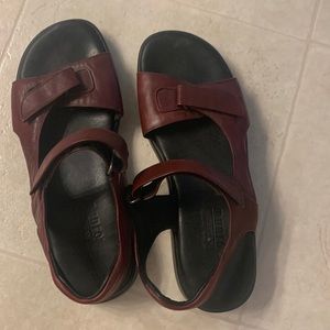 Munro brown sandals size 10W